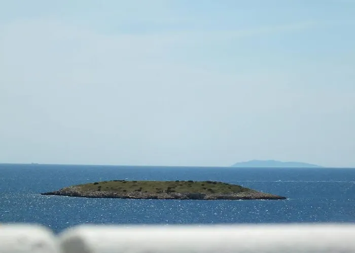 Villa Cerjan - *