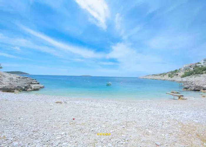 Cerjan - Vila *